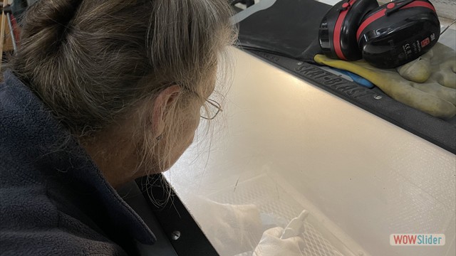Cleaning metal parts